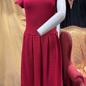 Taylor Ribbed Midi Dress in Bold Red